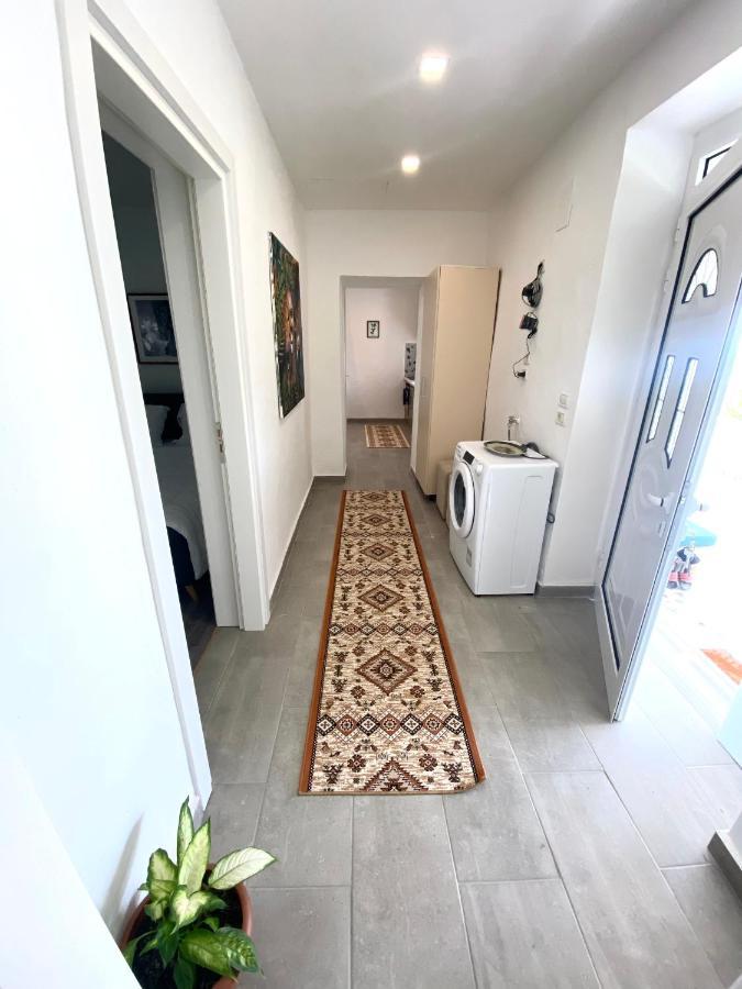 Maison Bellevue - 2 Bdrm Villa In Borsh Beach 外观 照片